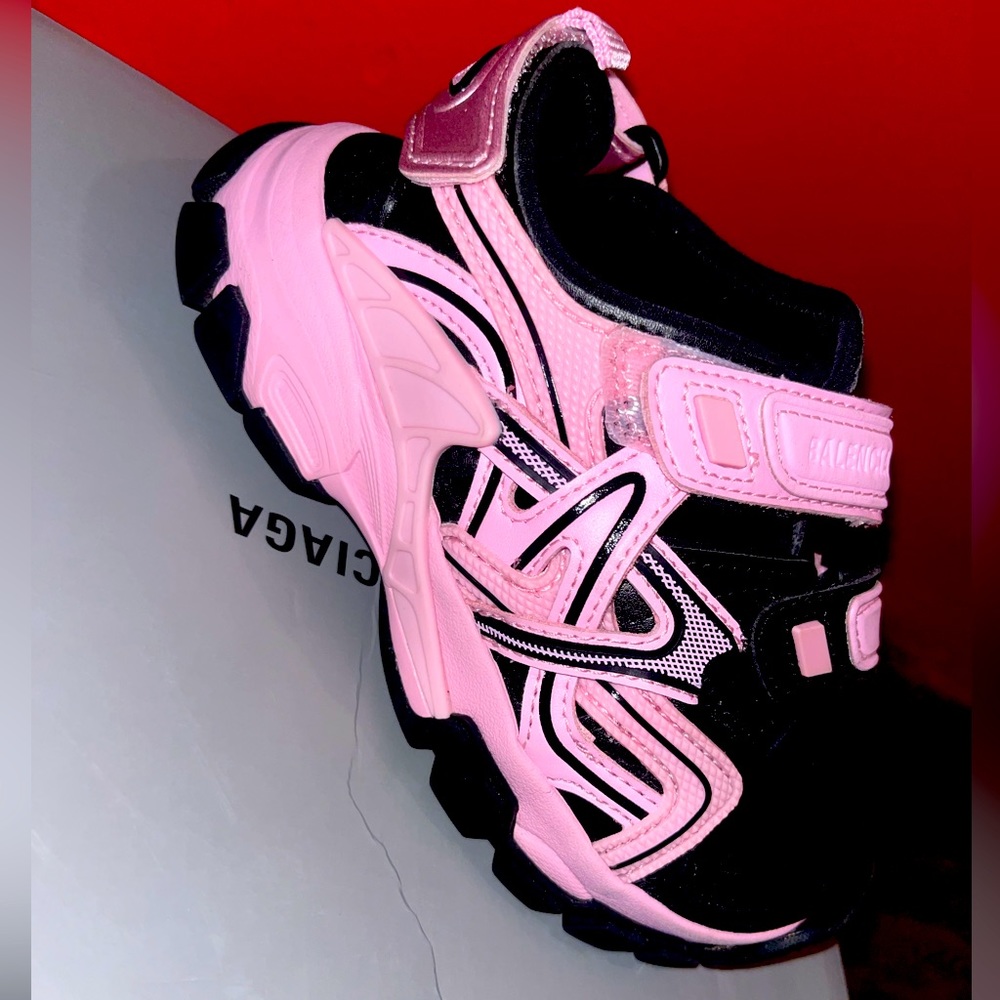 Toddler balenciaga size 11 worn twice in good condition